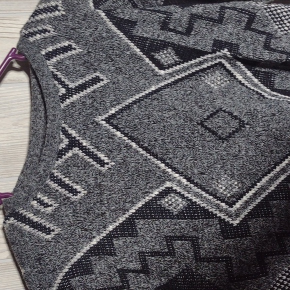 Super Cool Vintage Michael James Sweater - Picture 3 of 12